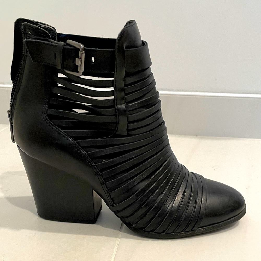 Circus by Sam Edelman black bootie